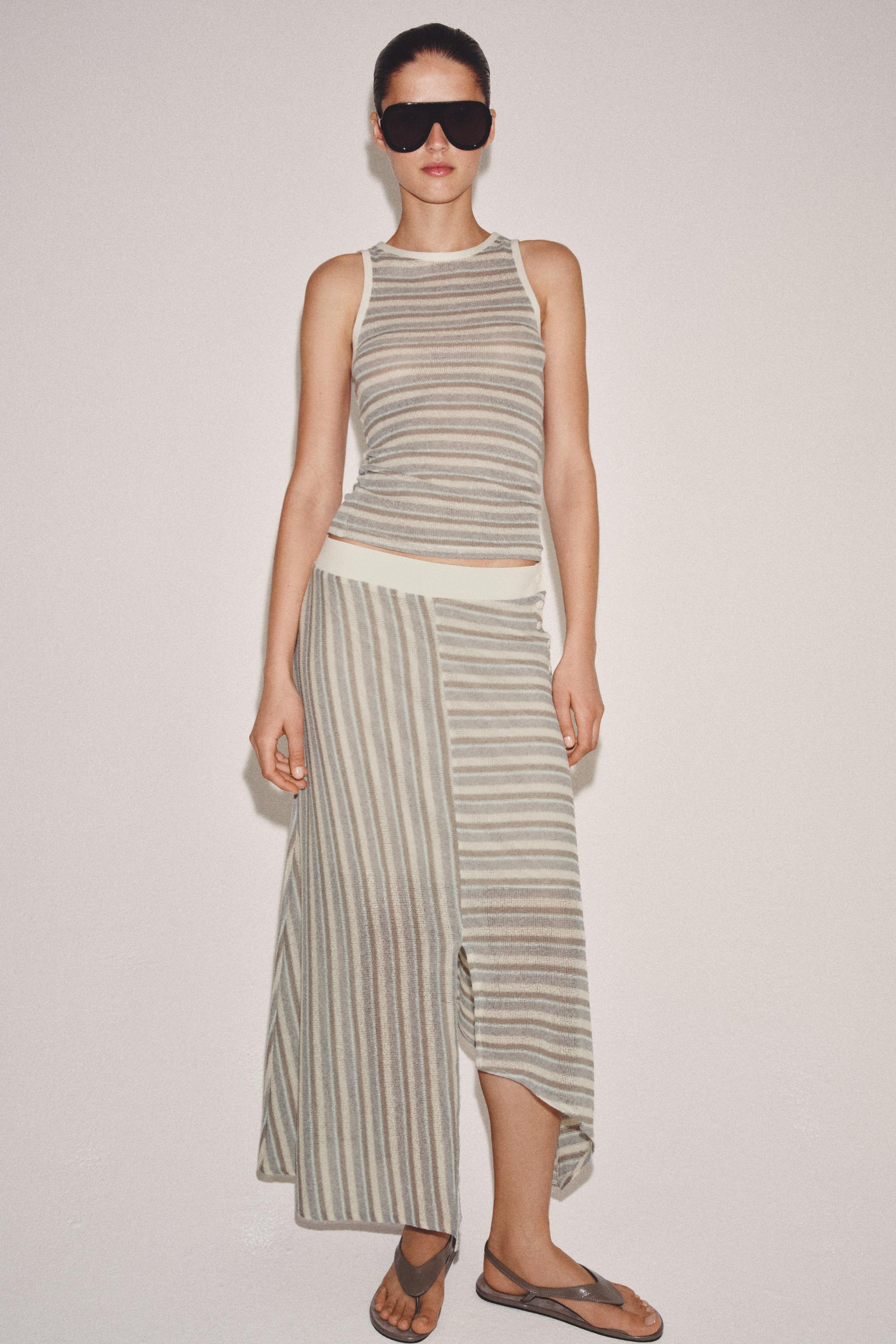 STRIPED SLEEVELESS TOP